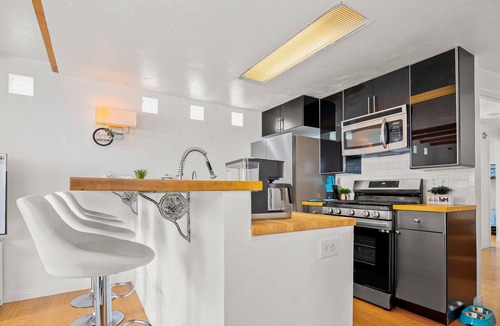 Summerland House | Unique & modern ocean view getaway close to the boardwalk - dog-friendly
