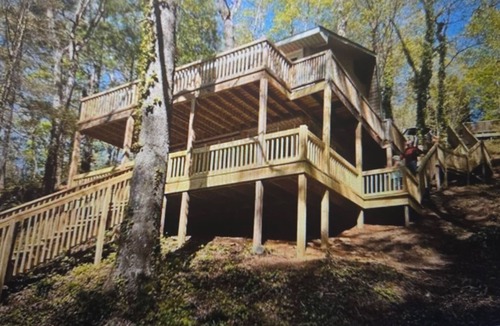 Lynn House | Unique, newly refurbished house on Lake Lanier, SC.
