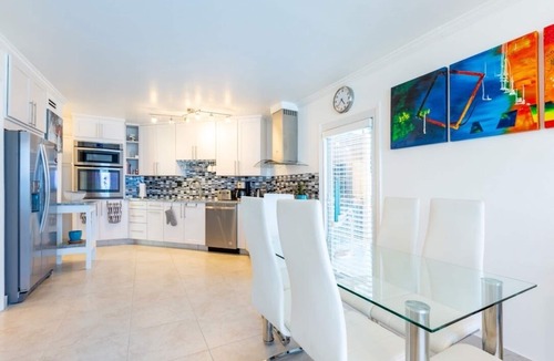 Seven Mile Beach Condo | Unique Oceanfront Condo on 7-Mile-Beach with Patio. Cayman Reef Resort # 22