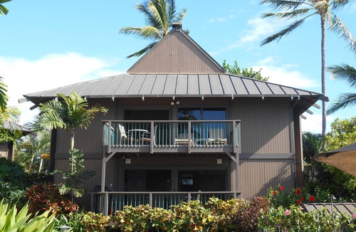 Kahaluu Bay House | Unique Oceanfront Home in Enclosed Area