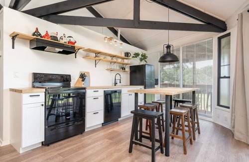 Jones Mills House | Unique Octagon Home near Hot Springs