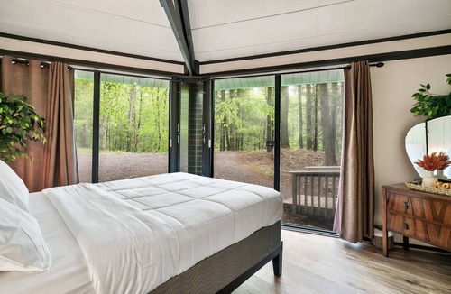 Townsend Ski Chalet | Unique octagon treehouse chalet, panoramic forest views, hot tub