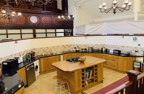 Boscombe House | UNIQUE OPEN PLAN CHURCH . CLOSE TO BEACH & TOWN. SLEEPS 8-10. HUGE SPACE