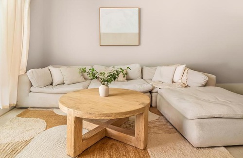 East Naples Apartment | Unique Pool - Villa Mykonos! 2miles to downtown, King Bed, Fast WiFi, Attached to one more Villa