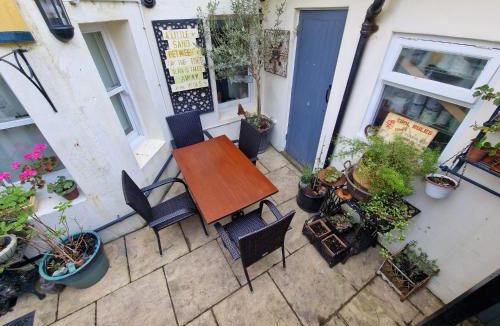 Folkestone Apartment | Unique seafront 2 bedroom 2 bathroom apartment