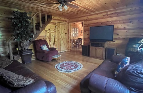Saint Joe Cabin | Unique secluded cabin just minutes from the beautiful Buffalo River!