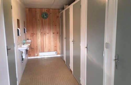 Domfront en Poiraie Cabin | Unique & serene 1-Bed Cabin close to Domfront