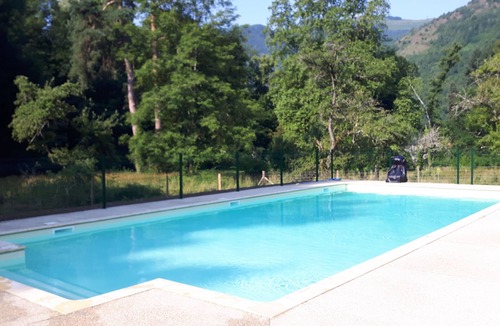 Chateau-Verdun Apartment | Unique Ski/Mountain Apartment In Grounds Of 18th Century Chateau with new pool