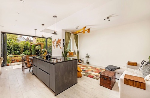 North Kensington House | Unique Space, Sunny, Modern Design, 10 min to Portobello Rd