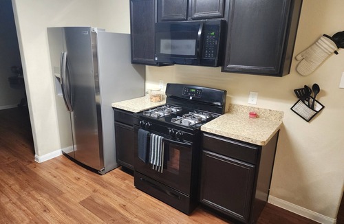 Houston House | Unique, spacious and well furnished 3-bedroom house in a quiet area of Houston.