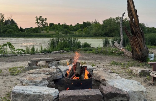Seeleys Bay House | Unique & Spacious Home | Large Kitchen | Fire Pit | Lakeview, Sleeps 10