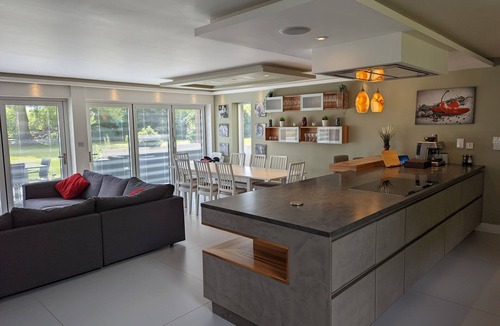 Thruxton House | Unique, Spacious, Self-Built Eco House with Huge Garden and Movie Room