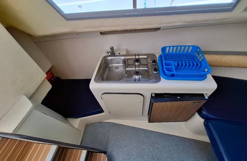 Chenille-Change Apartment | Unique Stay on Boat in Chenillé-Changé