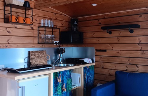 Digoin Boat Rental | Unique stay on Jupiter, comfortable boat in Digoin
