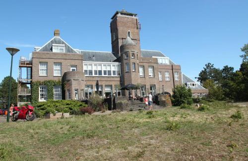Bergen aan Zee Apartment | Unique studio on large estate with sea view