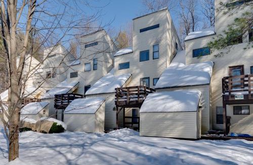 Thornton House | Unique Thornton Townhome: Swim, Ski, & Hike!