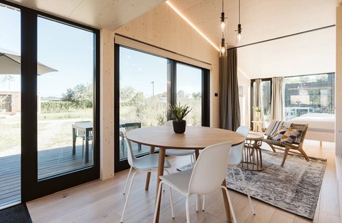 Ouddorp Ski Chalet | Unique tiny house in car-free area
