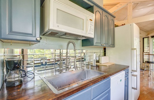 Village of Four Seasons Cottage | Unique Treehouse Hideaway Near Lake of the Ozarks