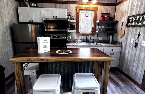 Rosston House | Unique Treehouse on Working Farm in Texas, Perfect for Rustic Weekends in Nature