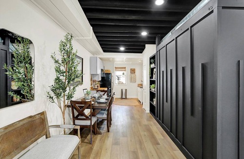 Plainfield Apartment | Unique Urban 1 Bedroom Flat, the Upper Plum