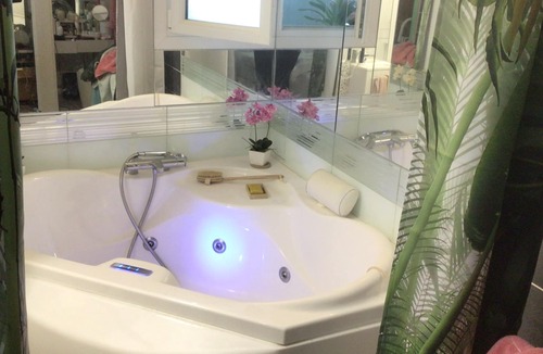 Chaville Apartment | Unique view 15mn from Paris in safe and green neighborhood - spa and fiber wifi