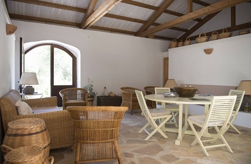 Mpogdanatika Villa | Unique Villa surrounded by the wood with POOL