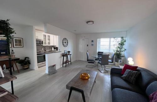 North Bay Village Apartment | Unique Water Views, free Parking 1bed 1 bath Rooffornomads 416