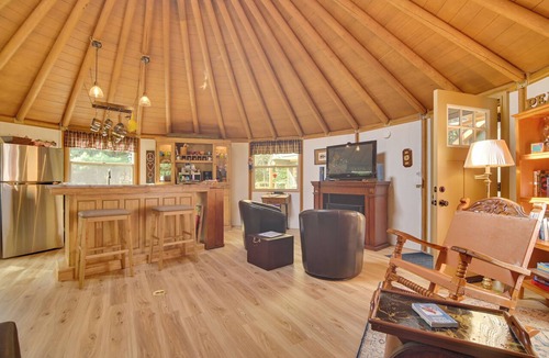 Harrison Cabin | Unique Yurt Cabin Experience in Woods w/Hot Tub