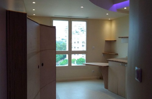 La Lironde Apartment | Uniquely designed studio near the Hôtel de Région