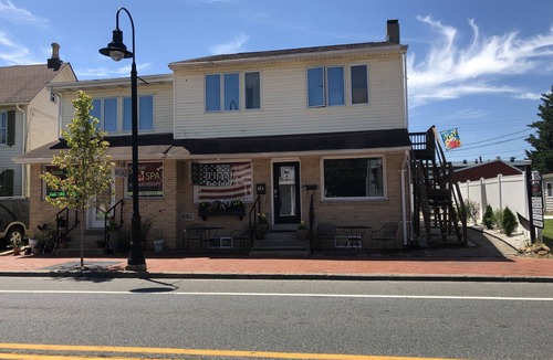 Middletown Apartment | Uniquely Historic & Quaint Room in the center of downtown Middletown,DE