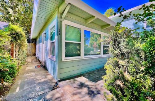 West Sacramento House | Uniquely styled home minutes to Downtown Sac!