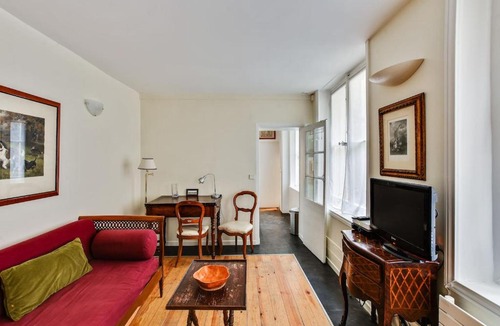 Saint-Thomas-d'Aquin Apartment | Unit 008 Saint Germain des Pres (Bac rdc)