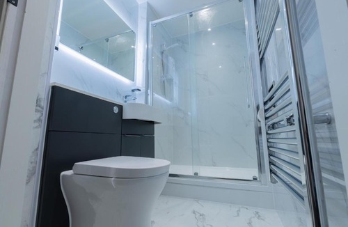 Sheffield Apartment | Unit 1 Bright & Classy 1-BDR Flat, Fast Wi-Fi, Free Parking, Intimate Location