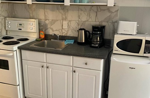 Wasaga Beach Cabin | Unit 12 | Fun Beach Stay | BBQ, Fire Pit