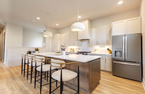 Historic Edgefield House | Unit 14 I Experience Noa Nashville | 5BR Luxury Retreat + Resort Pool