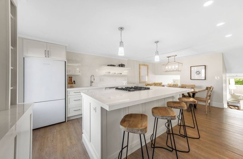 Hyannis Condo | Unit 143 Poolside 4BD-A/C, Private Balcony, Association Beach & Pool