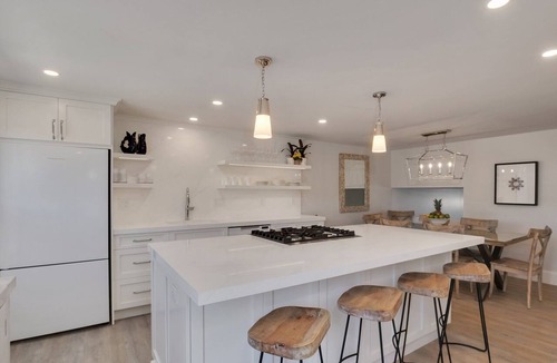 Hyannis Condo | Unit 143 Poolside 4BD-A/C, Private Balcony, Association Beach & Pool