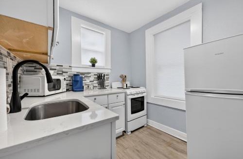 South Pensacola House | Unit 17 Minimalist Comfort Pensacola Studio