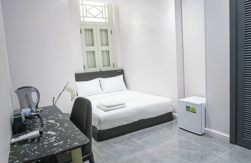 Singapore River Hotel | Unit 2.202