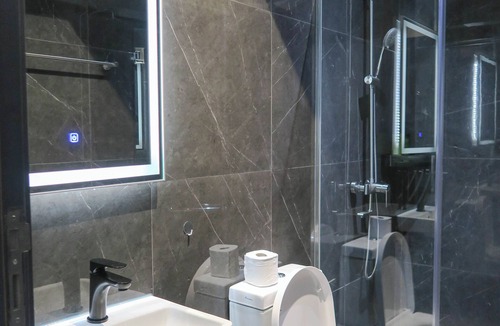 Singapore River Hotel | Unit 2.202