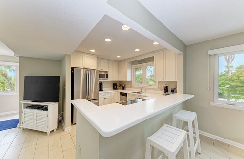 Longboat Key Condo | Unit #201 Sand Cay Beach Resort Gulf View