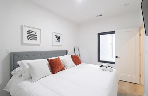 Shaw Apartment | Unit 3 1Bed Room with Queen plus Sofa Bed in the Heart of DC