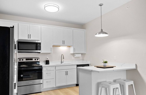 Orange Prairie Apartment | Unit 303 at Summershade