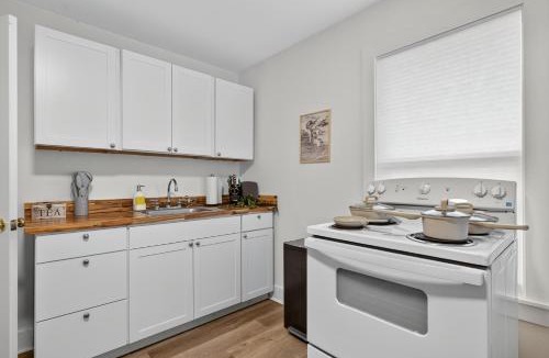 South Pensacola House | Unit 5 Affordable Private Studio