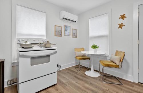 South Pensacola House | Unit 5 Affordable Private Studio