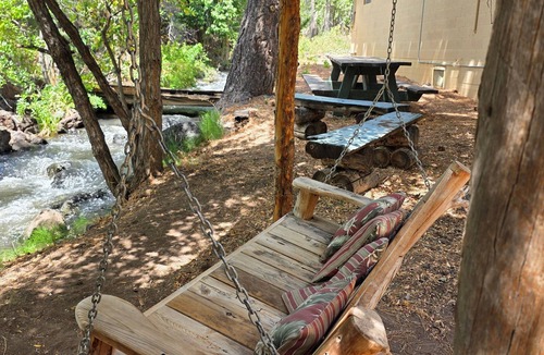 Cedaredge Cabin | Unit 6 at the Cedaredge Lodge – "Where Quiet Moments Become Lasting Memories”