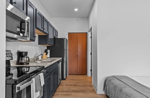 Neenah Apartment | Unit 8 Fox Flats Studios @ Neenah, WI