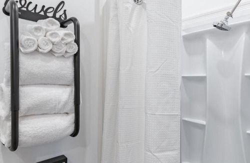 Madison Apartment | Unit A Casa Cabana
