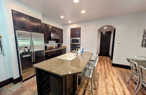 River Run Condo | Unit With/Private Balcony, Walk to Dining & Shops.