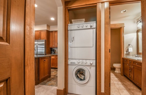 River Run Condo | Unit With/Private Balcony, Walk to Dining & Shops.